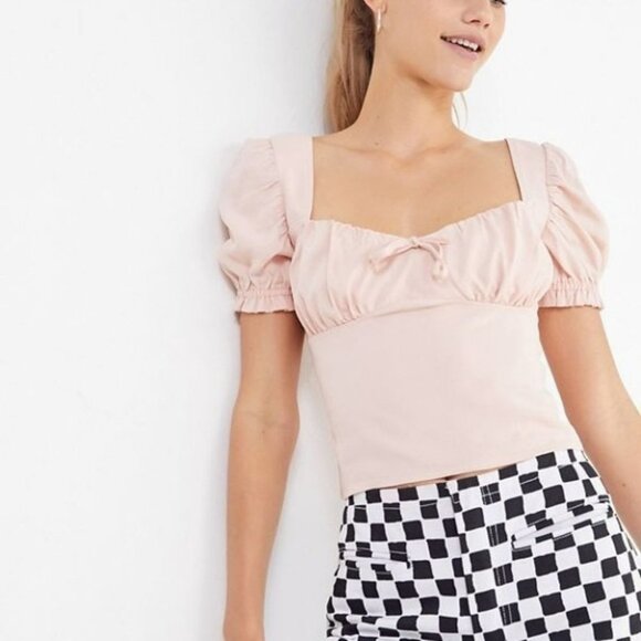 NWT Urban Outfitters UO Cassia Puff sleeve crop top shirred back in Rose Pink Md - Picture 1 of 16